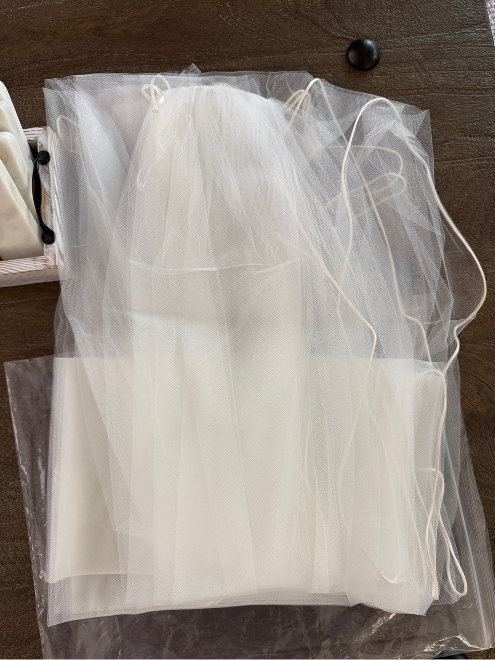 NWOT Cathedral Wedding Veil Ivory Floral Appliqué Long Veil Brilliant Bridal - Picture 10 of 10